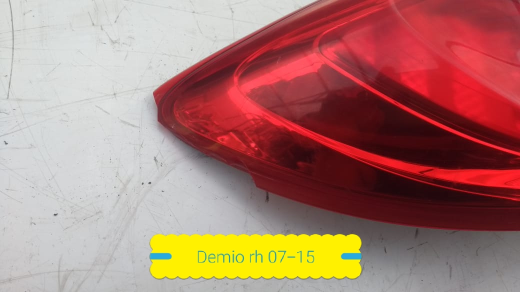 FARO POSTERIOR DERECHO MAZDA DEMIO 2007 AL 2015